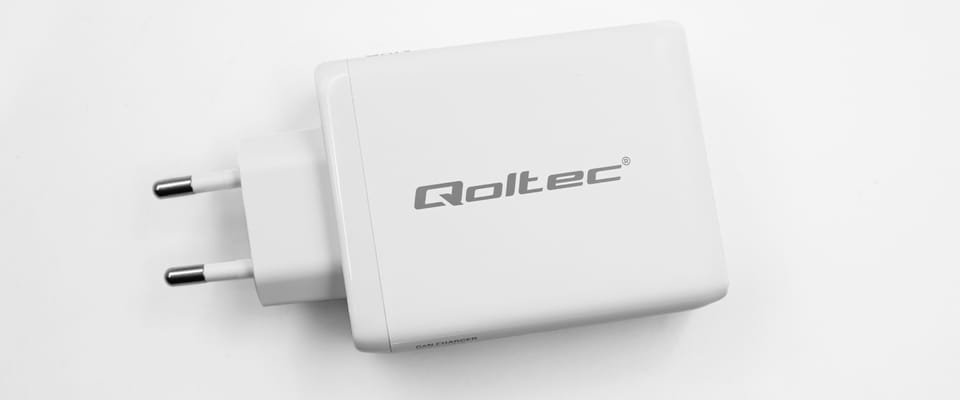 Qoltec Ładowarka sieciowa 100W GaN  | 5-20V | 1.5-5A | 2 x USB-C PD | 1 x USB QC 3.0 | Biała