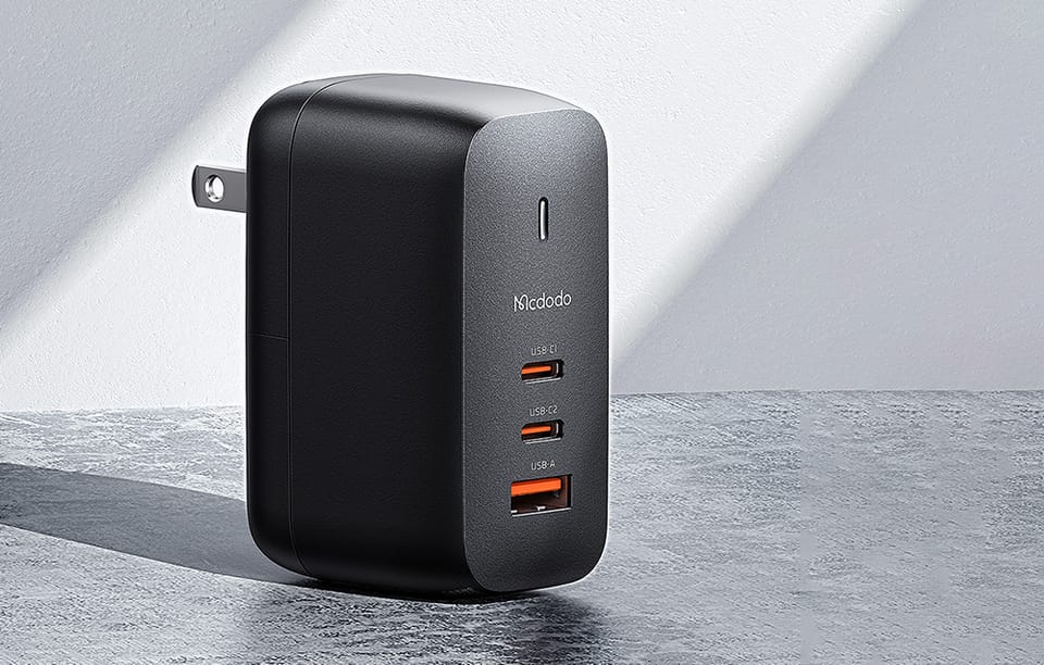 Ładowarka sieciowa Mcdodo CH-8442 UK/US/EU, 2x USB-C + USB-A,  kabel USB-C 2m, 65W (czarna)