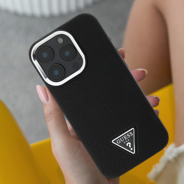 Guess GUHMP16LPGTSPSK iPhone 16 Pro 6.3" czarny/black hardcase Grained Triangle MagSafe