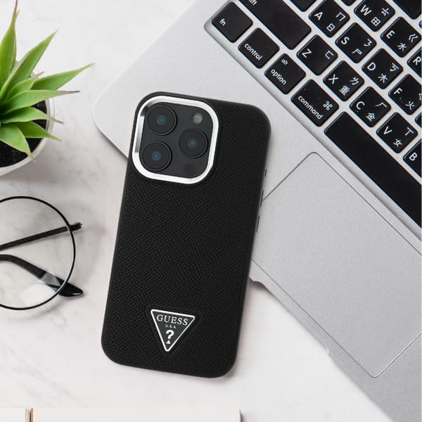 Guess GUHMP16LPGTSPSK iPhone 16 Pro 6.3" czarny/black hardcase Grained Triangle MagSafe