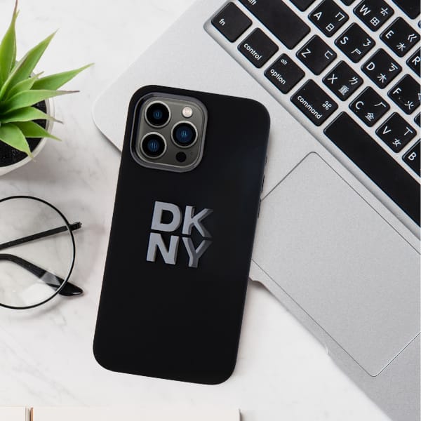 DKNY DKHCP16XSMCBSK iPhone 16 Pro Max     6.9" czarny/black hardcase Liquid Silicone Metal Logo