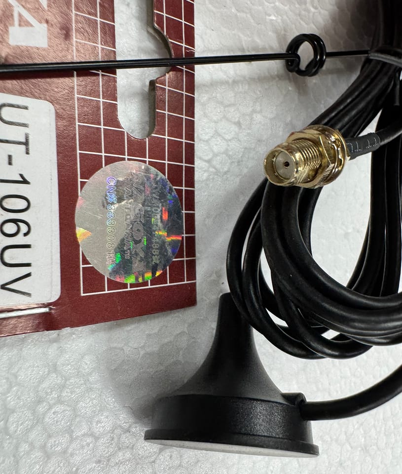 Antena VHF - UHF Nagoya UT-106UV (sma female)