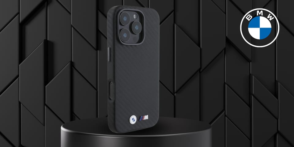 BMW BMHCP16S23PUFWC iPhone 16 6.1"        czarny/black hardcase Carbon Wrapped Metal