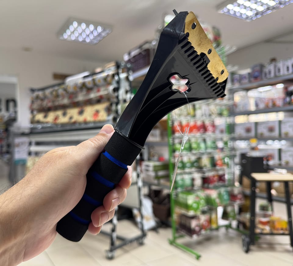 Skrobaczka z mosiężnym ostrzem Brass Blade