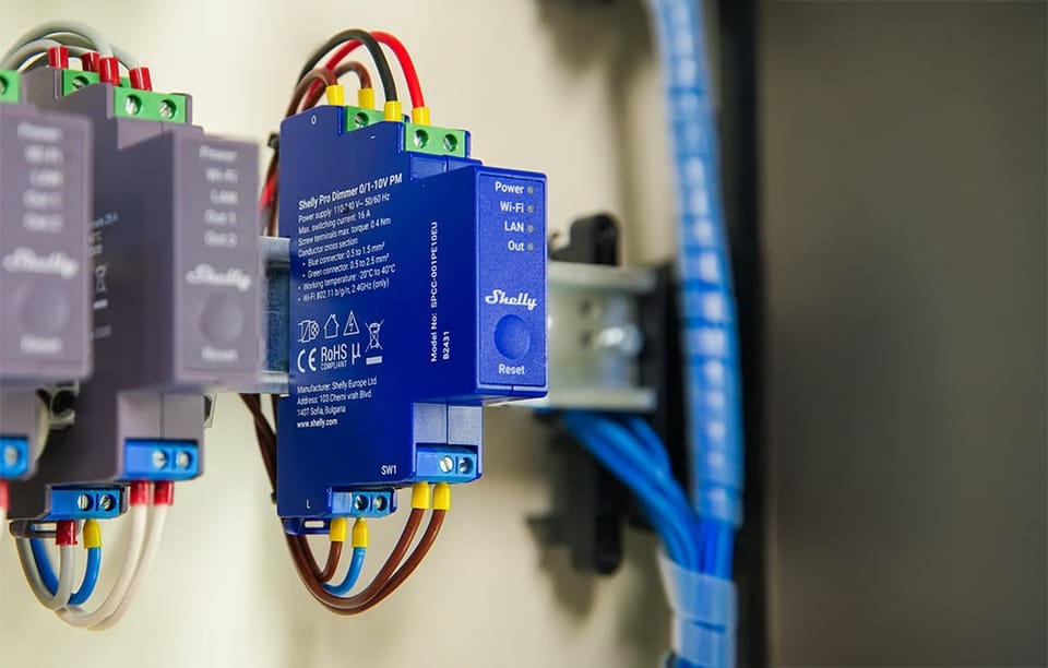 Ściemniacz SHELLY Pro Dimmer 0/1-10V PM Wi-Fi BT