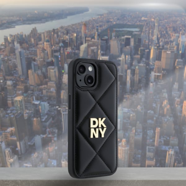 DKNY DKHCP15SPQDSLK iPhone 15 6.1"        czarny/black Quilted Stack Logo