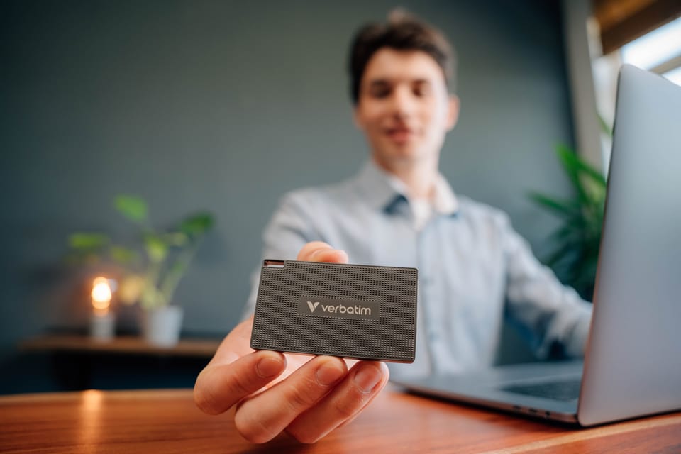 Dysk Zewnętrzny Verbatim Metal Mini SSD   512GB USB-C 3.2 + kabel USB-C/USB-C-USB-A metalowy/metal 32030