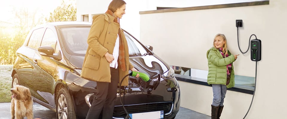 Qoltec Mobilna ładowarka do samochodu elektrycznego EV z regulacją 2w1 Typ2 | 11kW | 3 Fazy | LCD | Przenośna | Wallbox | 5m