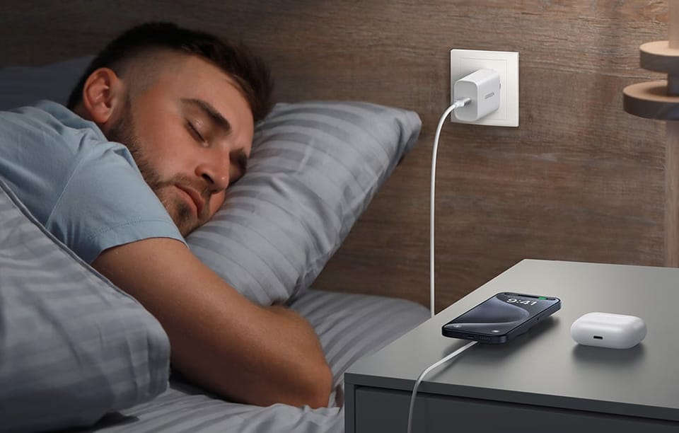 Bezprzewodowa ładowarka Qi2 Ugreen W703 z MagSafe 15W (dla urządzeń iOS)