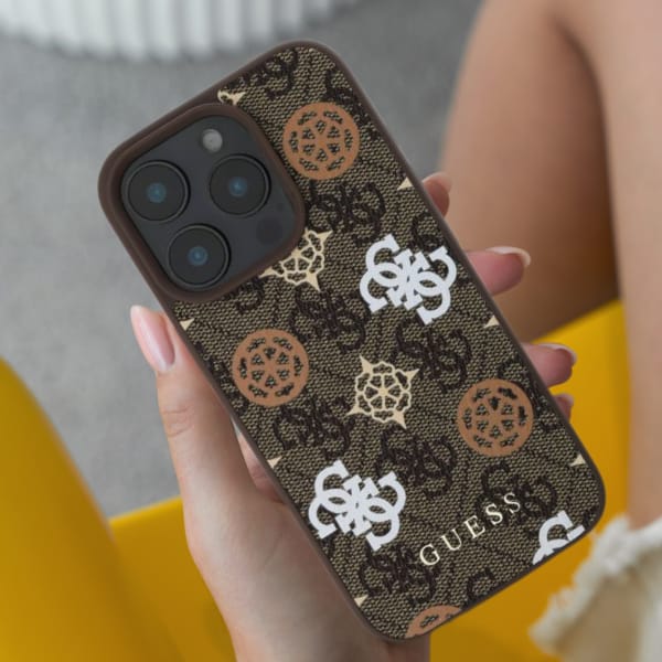 Guess GUHMP16SP4PWPW iPhone 16 6.1"  brązowy/brown hardcase Peony On 4G Background MagSafe