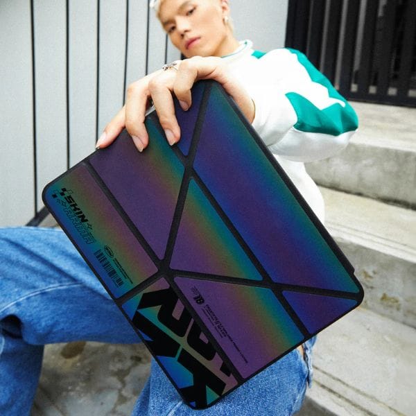Skinarma etui Kira Kobai iPad Pro 11"    (M4) hologram