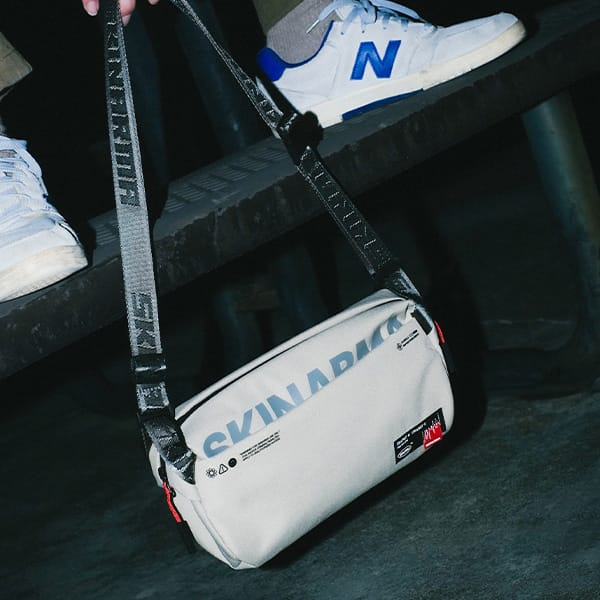 Skinarma Torebka Crossbody Fardel        oliwkowy/olive