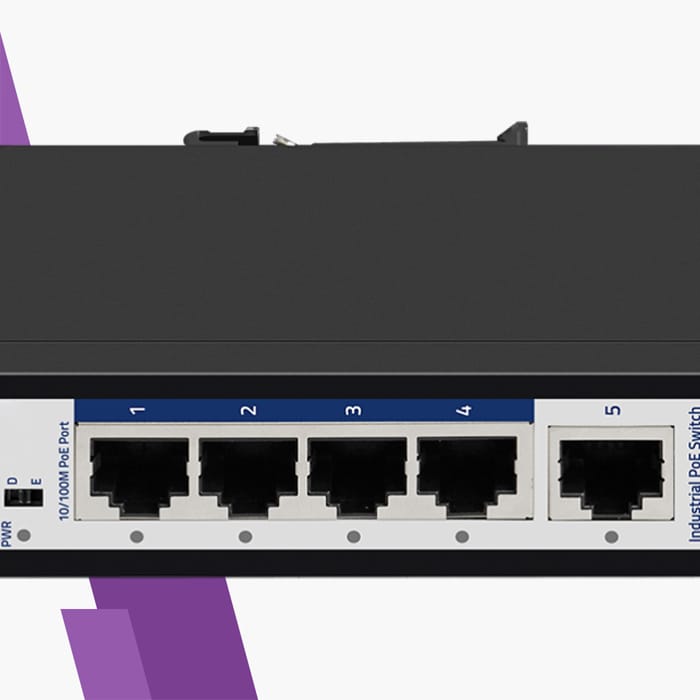 Switch PoE, 4 porty PoE, standard IEEE 802.3af/at, moc 30W na port, switch do kamer IP, switch do sieci, switch przemysłowy PoE, Spacetronik PoE switch, zasilanie urządzeń sieciowych