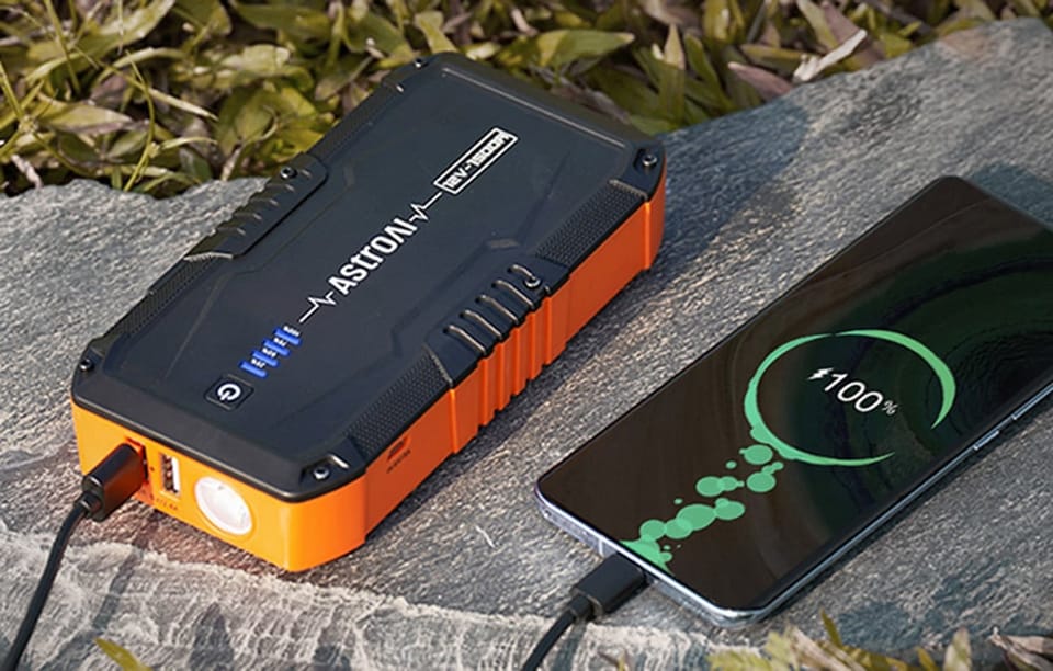 AstroAI S8 3w1: Jump starter 1500A + Powerbank 10000mAh + Światło awaryjne