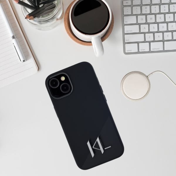 Etui Karl Lagerfeld Silicone Shadow      Metal Initial MagSafe do iPhone 15 czarny