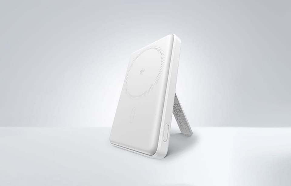 Powerbank magnetyczny z podstawką ESR Qi2 MagSlim 5000 mAh (biały)