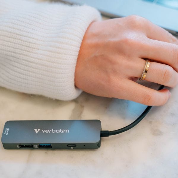 Adapter Hub Verbatim USB-C/HDMI/USB-A    3.2/USB-A 2.0 aluminiowy 32155