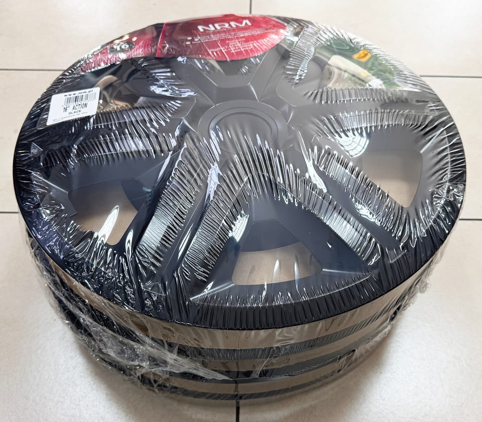 Kołpaki 4 sztuki NRM uniwersalne Action Black (16”)