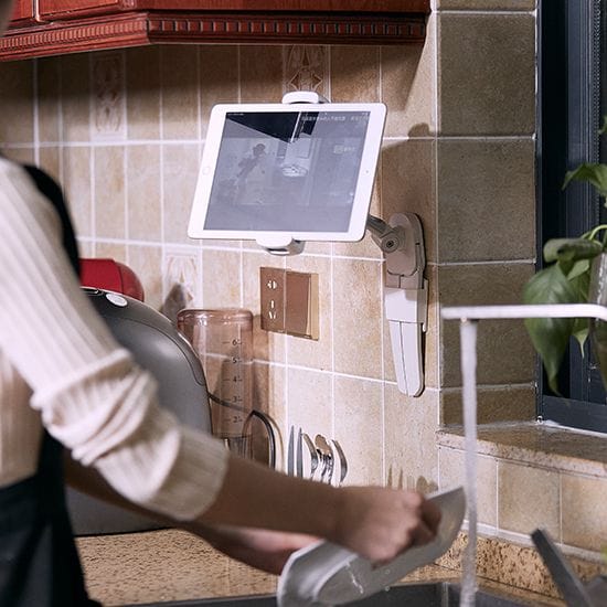 uchwyt do tabletu na ścianę, uchwyt na tablet z przyssawką, uchwyt na tablet do kuchni, podstawka do tabletu, uchwyt 2w1 tablet, tablet ściana biurko, uchwyt do tabletu regulacja, stojak do tabletu ściana, montaż na ścianie uchwyt tablet, uchwyt na tablet z mocowaniem