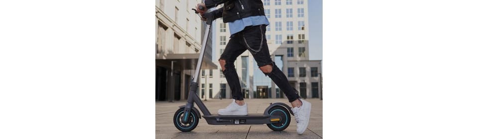 Hulajnoga elektryczna Motus Scooty 10 Gen4
