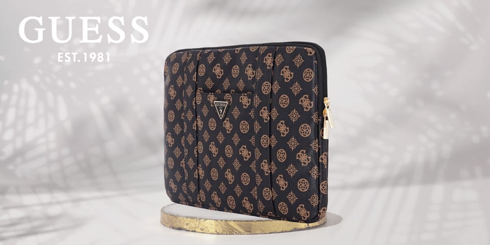 Torba Guess Sleeve 14" Peony Pocket      Triangle czarny