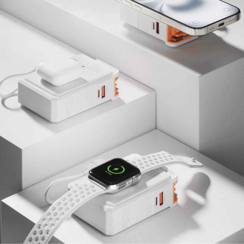 Ładowarka hybrydowa 4smarts 6w1          USB-C/USB-A PD 20W z powerbankiem 10 000 mAh, ładowanie indukcyjne Qi, kabel USB-C, stojak 360, biały