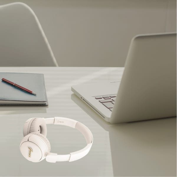 Słuchawki nauszne Guess Bluetooth 5.3    Metal Logo Script beżowy