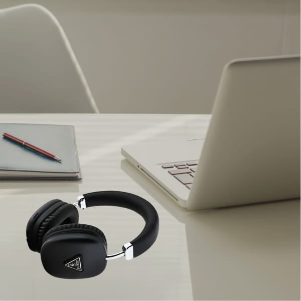Słuchawki nauszne Guess Bluetooth 5.3    Metallic Triangle Logo czarny