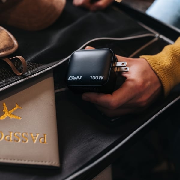 Ładowarka sieciowa Verbatim Mini GaN     100W 2xUSB-C PD/1x USB-A QC czarny 32230