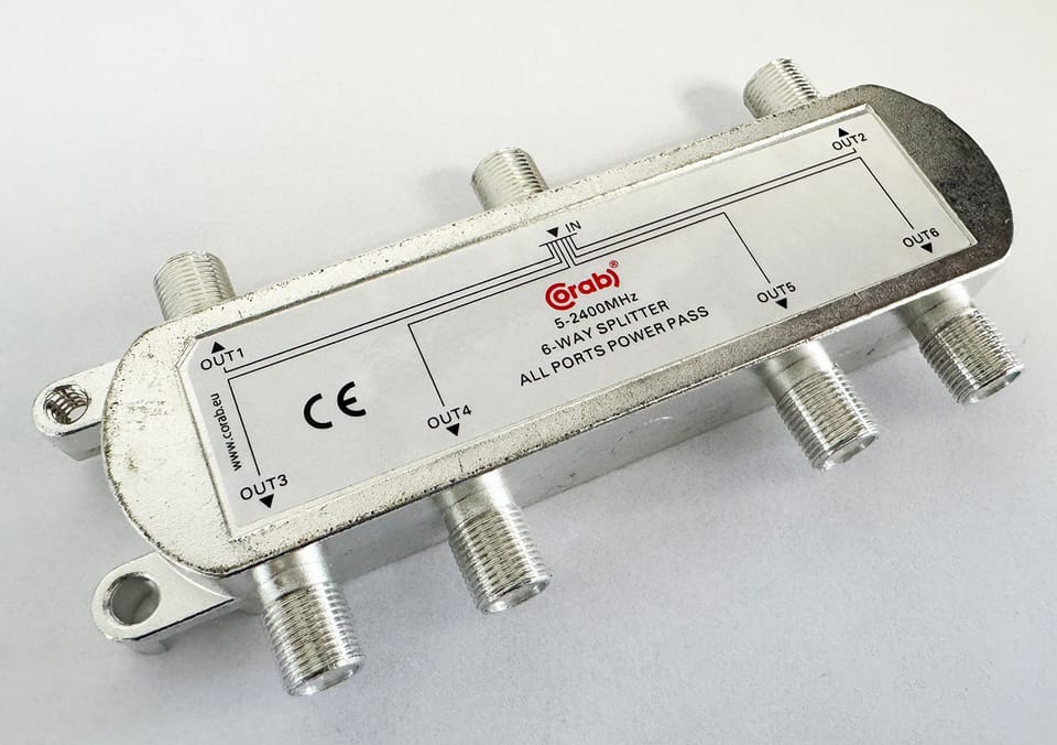 Rozgałęźnik, spliter 5-2400 MHz Corab 6 drożny z przejściem napięcia