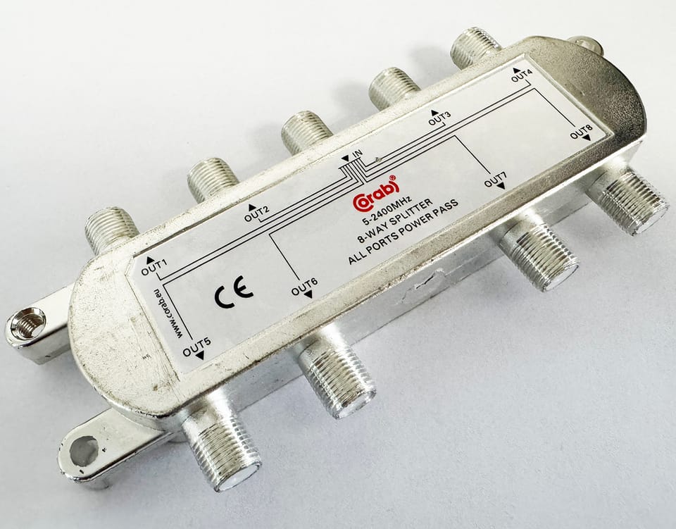 Rozgałęźnik, spliter 5-2400 MHz Corab 8 drożny z przejściem napięcia