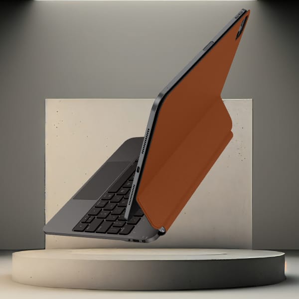 Etui UNIQ Venno Pro Magnetic Smart       z klawiaturą do iPad Pro 11" M4 caramel