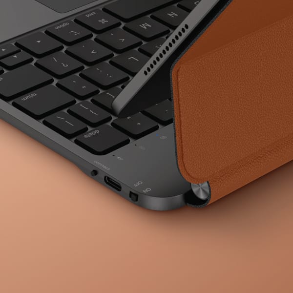 Etui UNIQ Venno Pro Magnetic Smart       z klawiaturą do iPad Pro 11" M4 caramel