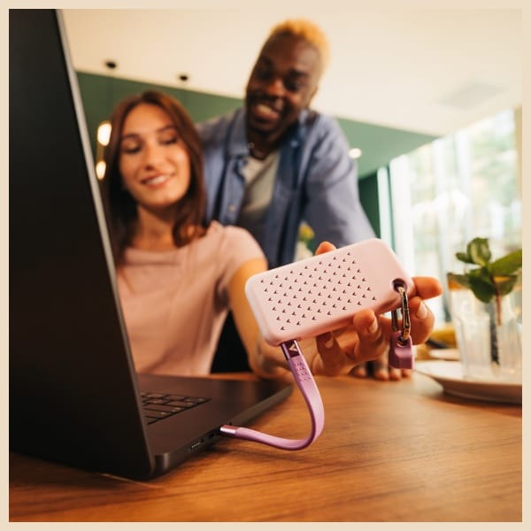 Dysk Zewnętrzny Verbatim Pocket SSD 1TB  USB-C 3.2 gen.2 biały-fioletowy 32322