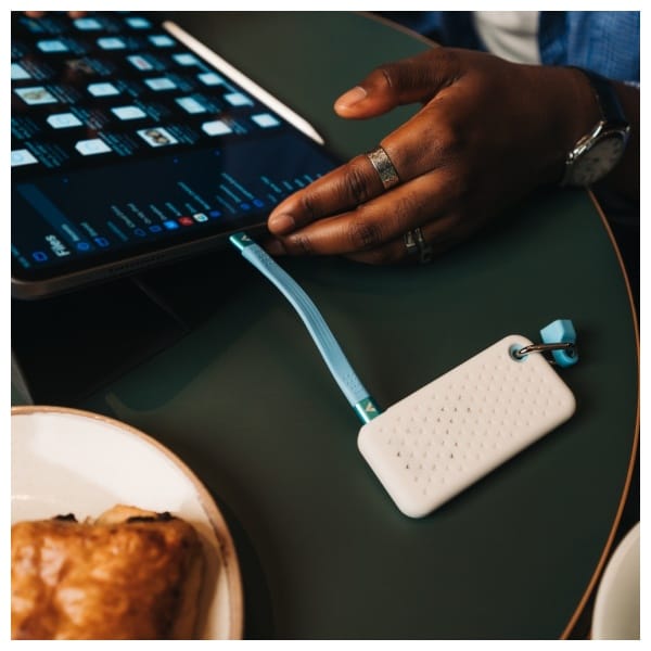 Dysk Zewnętrzny Verbatim Pocket SSD 1TB  USB-C 3.2 gen.2 biały-jasnoniebieski 32320