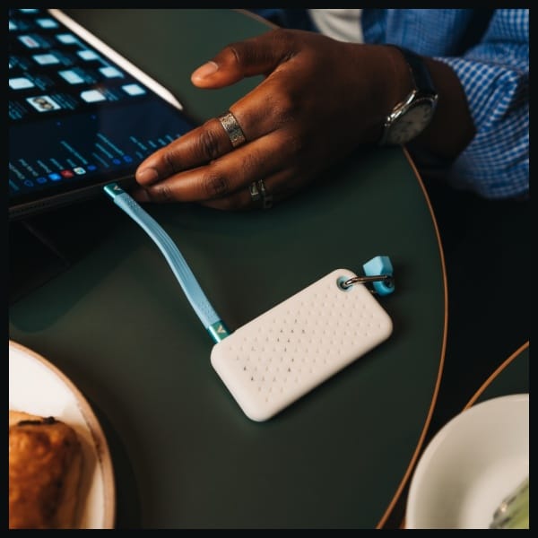 Dysk Zewnętrzny Verbatim Pocket SSD 2TB  USB-C 3.2 gen.2 biały-jasnoniebieski 32321