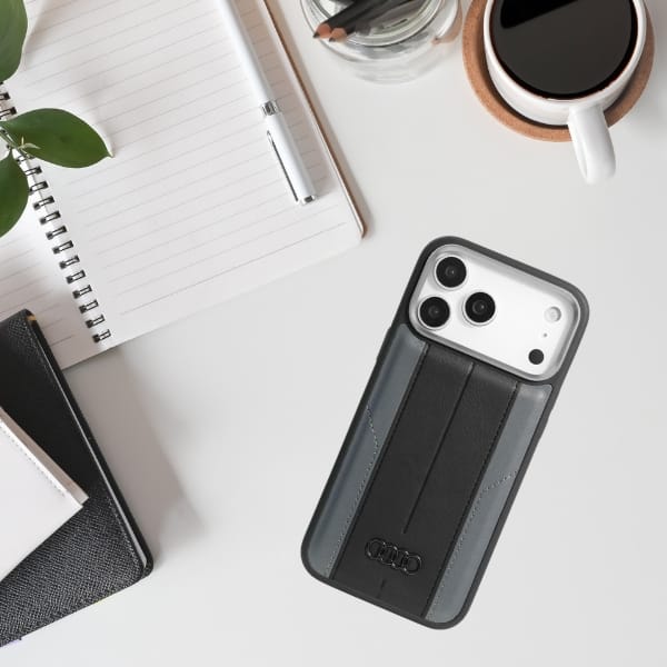 Etui Audi A6 Synthetic Leather MagSafe    do iPhone 17 Pro Max czarny