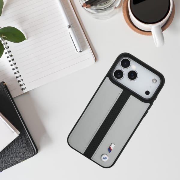 Etui BMW M Perforated Stripe Logo        MagSafe do iPhone 17 Pro Max szary