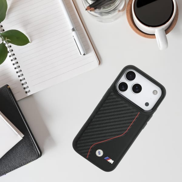 Etui BMW M Carbon Line & Logo MagSafe do iPhone 17 Pro czerwony