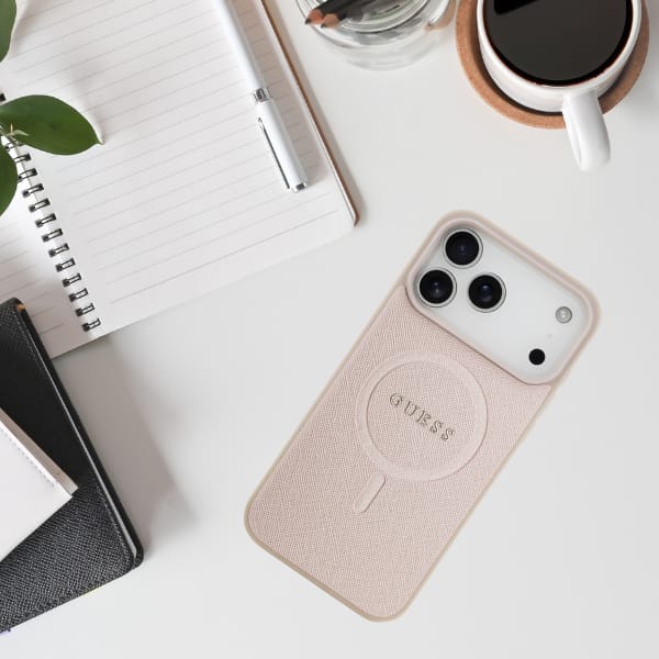 Etui Guess Saffiano Classic Logo MagSafe do iPhone 17 Pro Max różowy