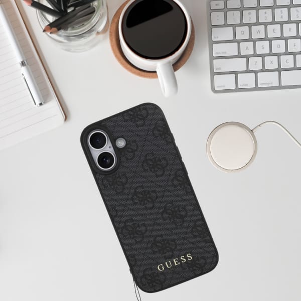 Etui Guess 4G Charms Collection MagSafe  do iPhone 17 czarny