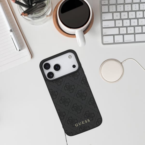 Etui Guess 4G Charms Collection MagSafe do iPhone 17 Pro Max czarny