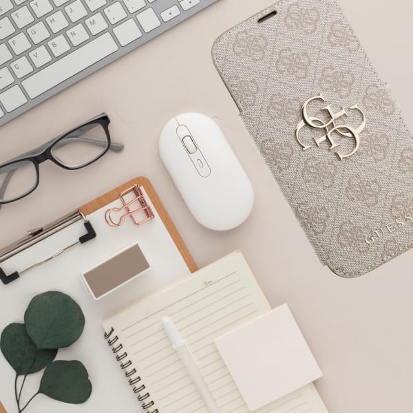 Etui Guess Book 4G Metal Logo do iPhone  17 Pro Max różowy