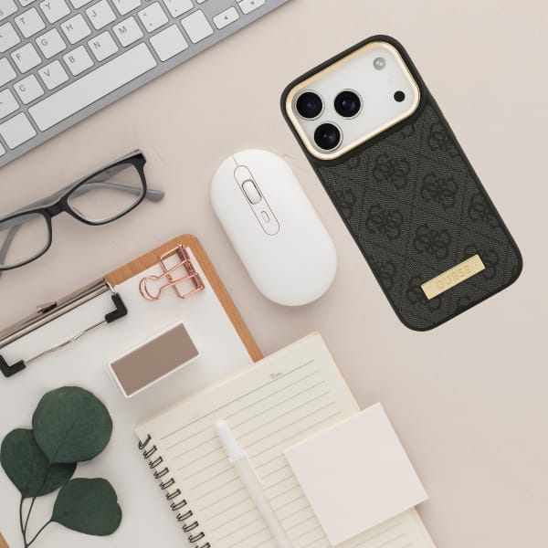 Etui Guess 4G Logo Plate MagSafe do iPhone 17 Pro czarny