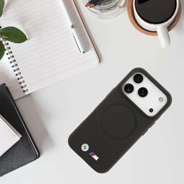 Etui BMW M FW Metal Logo MagSafe do      iPhone 17 Pro Max czarny