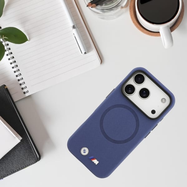 Etui BMW M FW Metal Logo MagSafe do      iPhone 17 Pro Max granatowy