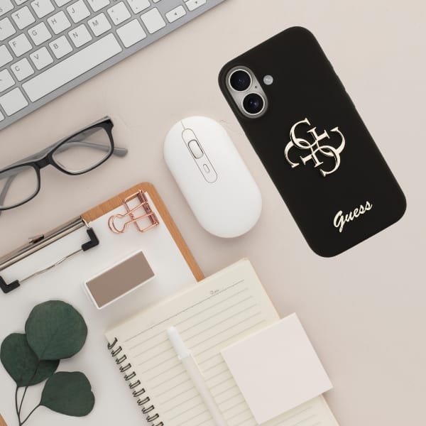 Etui Guess Silicone Big 4G Script do     iPhone 17 czarny