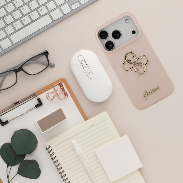 Etui Guess Silicone Big 4G Script do     iPhone 17 Pro różowy