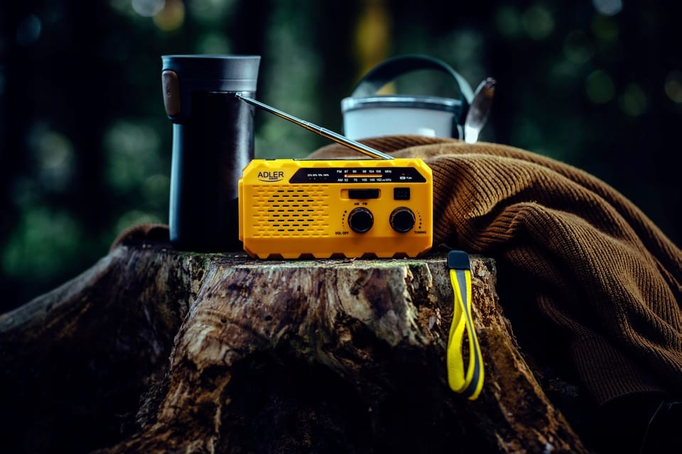Radio solarne z korbką Adler AD 1197 O power bank, latarka.