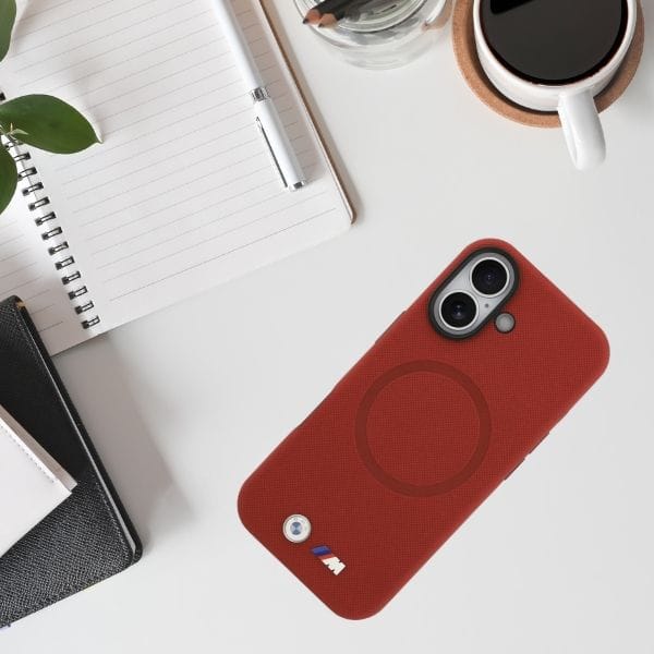 Etui BMW M FW Metal Logo MagSafe do      iPhone 17 czerwony